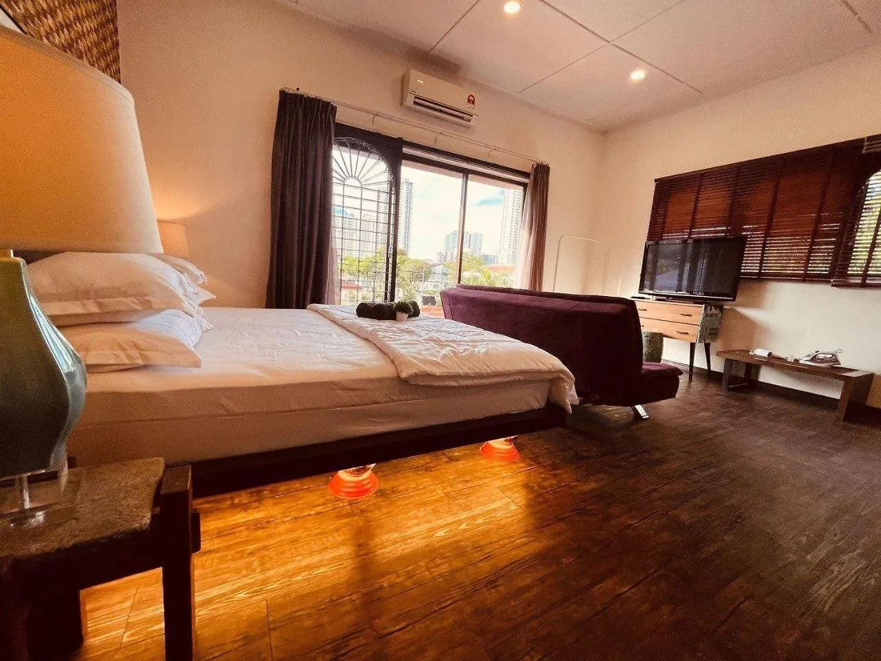 Vakantiehuis Luxe Oriental Villa By Stayco- 4K Hd Cinema & Ktv, Ps5 & Bbq George Town