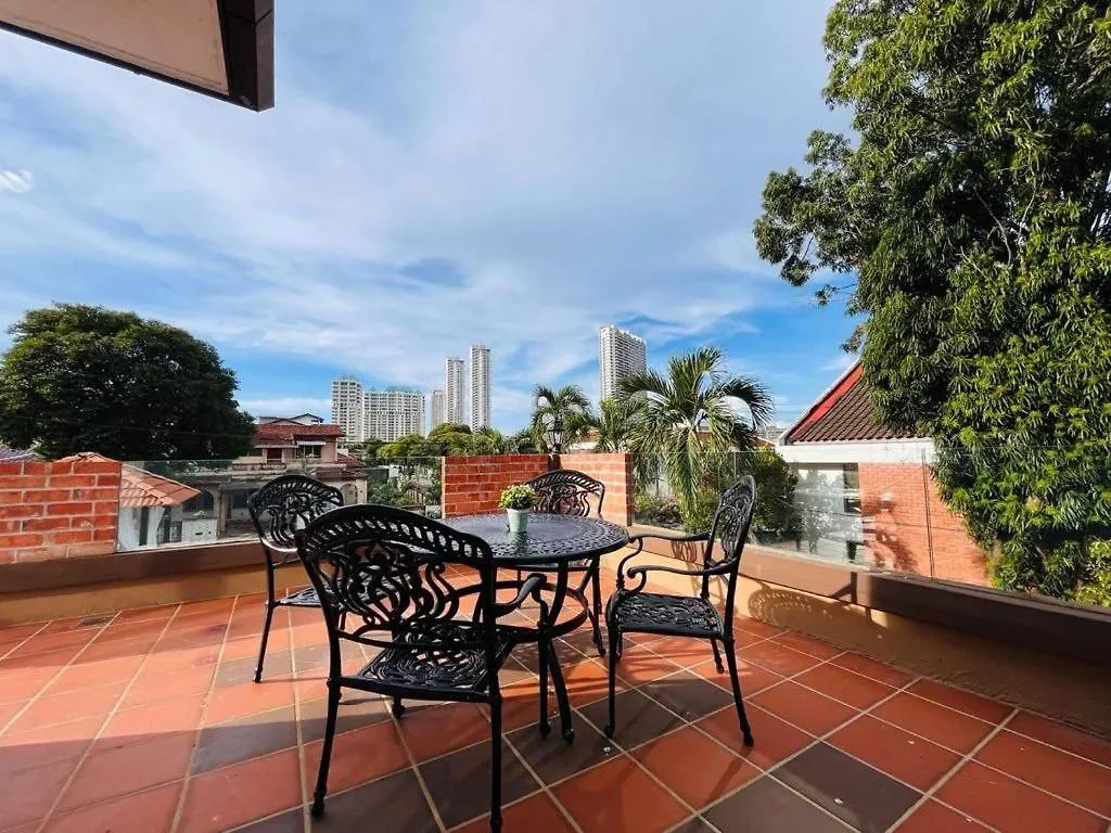 Ferienhaus Luxe Oriental Villa By Stayco- 4K Hd Cinema & Ktv, Ps5 & Bbq Georgetown