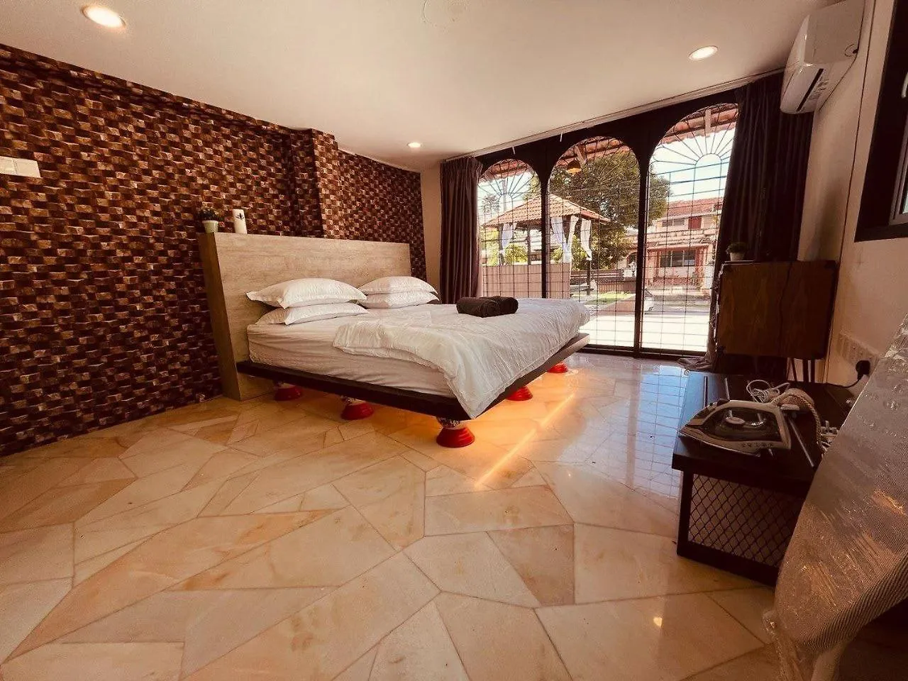 Ferienhaus Luxe Oriental Villa By Stayco- 4K Hd Cinema & Ktv, Ps5 & Bbq Georgetown